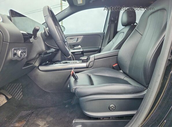 W1N4N4HB2MJ200189 2021 MERCEDES-BENZ GLA Black Widok wnętrza z przodu