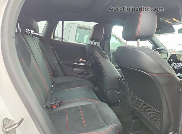 W1N4N4HB4NJ372953 2022 MERCEDES-BENZ GLA White Vista interior trasera