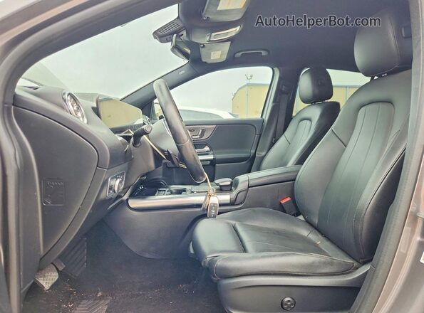 W1N4N4HB7MJ114635 2021 MERCEDES-BENZ GLA Gray Widok wnętrza z przodu