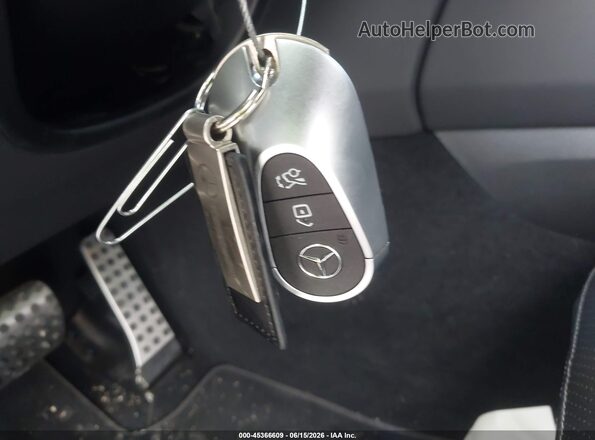 W1NKJ4HB1TF527882 2026 MERCEDES-BENZ GLC 300 White Вид панелі приладів