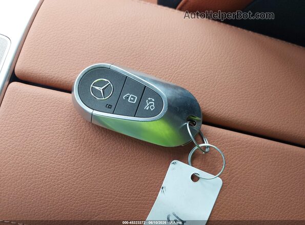 W1NKJ4HB8TF525238 2026 MERCEDES-BENZ GLC 300 Gray Vista del salpicadero