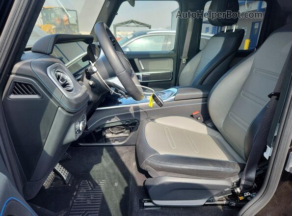 W1NWM0AB1SX027869 2025 MERCEDES-BENZ G-CLASS Черный Вид салона спереди