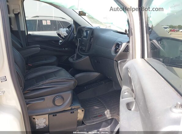 W1WV0FEY6P4334970 2023 MERCEDES-BENZ METRIS Бирюзовый Вид салона спереди