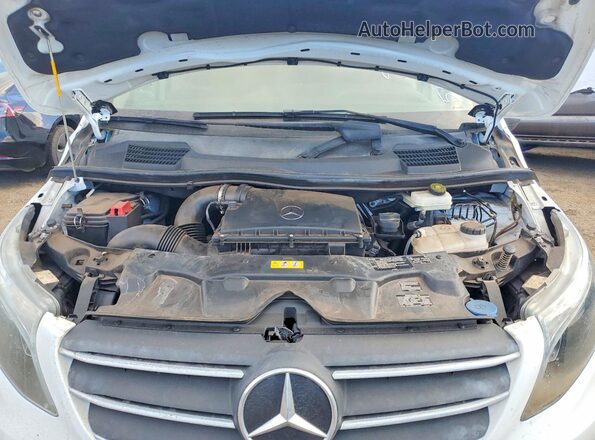 W1WV0FEY9P4334297 2023 MERCEDES-BENZ METRIS White Vista del compartimento del motor