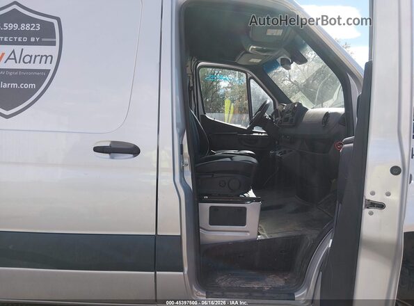 W1Y4EBVY2MT059404 2021 MERCEDES-BENZ SPRINTER Silver Вид салону спереду