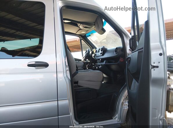 W1Y4ECVYXMT079468 2021 MERCEDES-BENZ SPRINTER Silver Front interior view