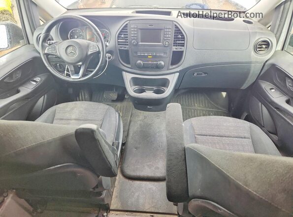 W1YV0BEY4L3749902 2020 MERCEDES-BENZ METRIS White Widok deski rozdzielczej