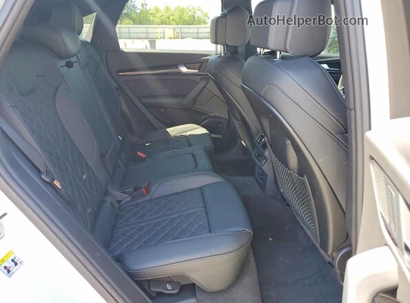 WA124AFY5R2115902 2024 AUDI SQ5 White Vista interior trasera