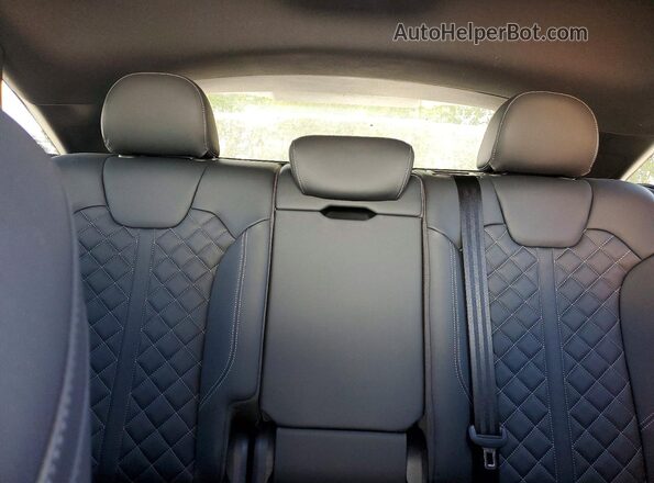 WA124AFY5R2115902 2024 AUDI SQ5 White Vista de los asientos traseros