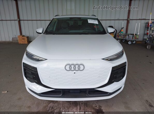WA124BGF2SA044110 2025 AUDI Q6 E-TRON White Widok wnętrza z tyłu