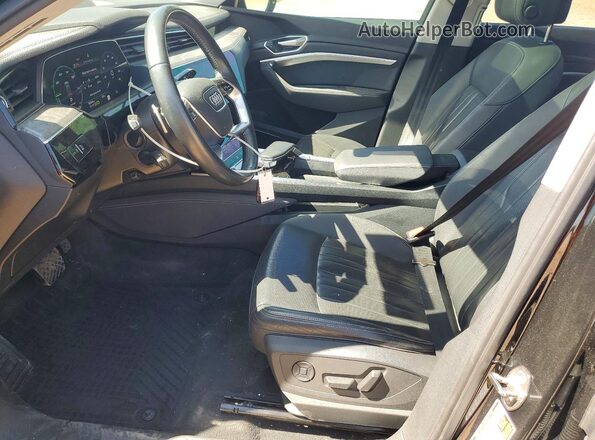 WA12AAGE2MB011941 2021 AUDI E-TRON Черный Вид салона спереди