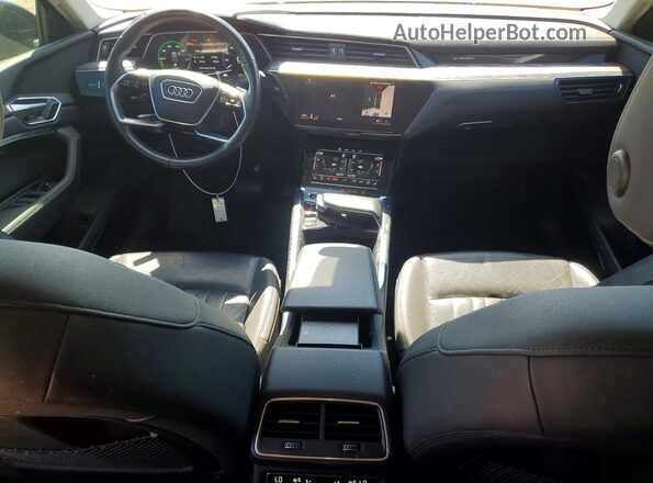 WA12AAGE2MB011941 2021 AUDI E-TRON Черный Вид панели приборов