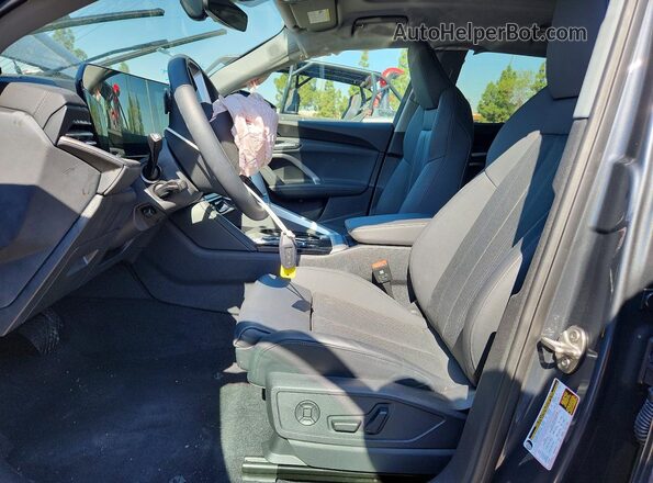 WA12AAGU0S2054467 2025 AUDI Q5 Charcoal Вид салону спереду