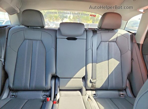 WA12AAGU0S2054467 2025 AUDI Q5 Charcoal Вид задніх сидінь