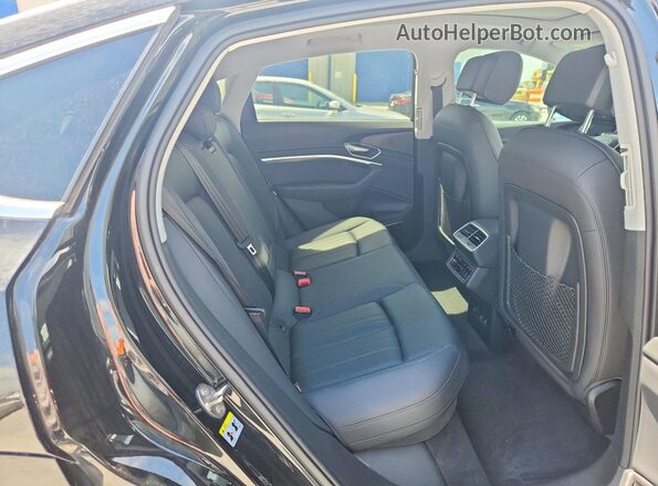 WA12ABGE9LB033052 2020 AUDI E-TRON Black Widok wnętrza z tyłu