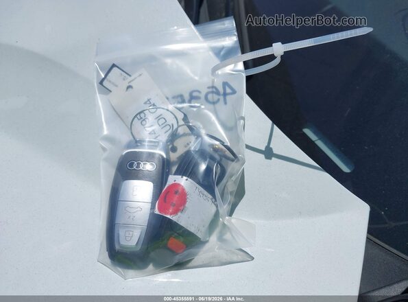 WA12UBFZ3SP044030 2025 AUDI Q4 E-TRON White Вид панелі приладів