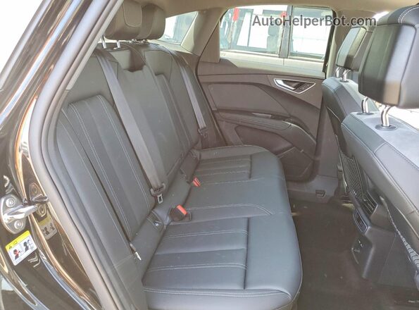 WA12UBFZ8SP032679 2025 AUDI Q4 Black 