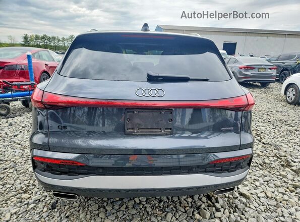 WA13AAGU5S2013563 2025 AUDI Q5 Gray Rear view
