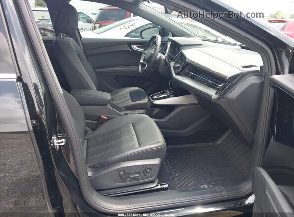 WA142BFZ8PP004189 2023 AUDI Q4 E-TRON Black Widok wnętrza z przodu