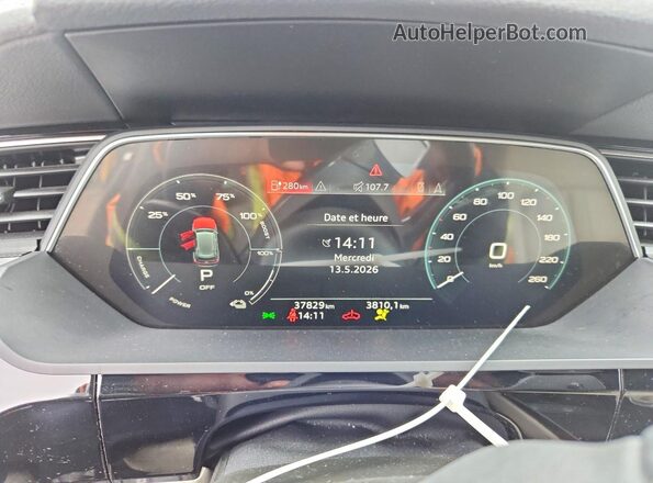 WA14ABGE4RB019884 2024 AUDI Q8 Black Սարքավորումների վահանակի տեսք