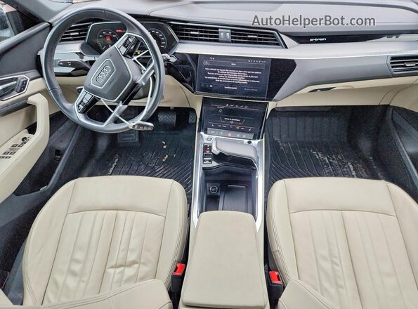 WA14ABGE4RB019884 2024 AUDI Q8 Black Առջևի վահանակի տեսք
