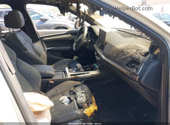 WA15AAFY2M2097535 2021 AUDI Q5 White Vista interior delantera