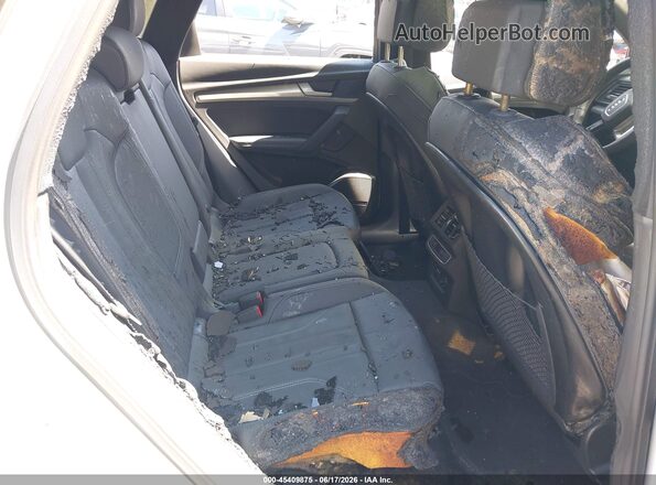 WA15AAFY2M2097535 2021 AUDI Q5 White Vista de la etiqueta del VIN