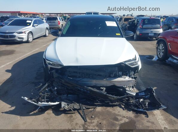 WA15AAGE0RB020190 2024 AUDI Q8 E-TRON Белый Вид спереди