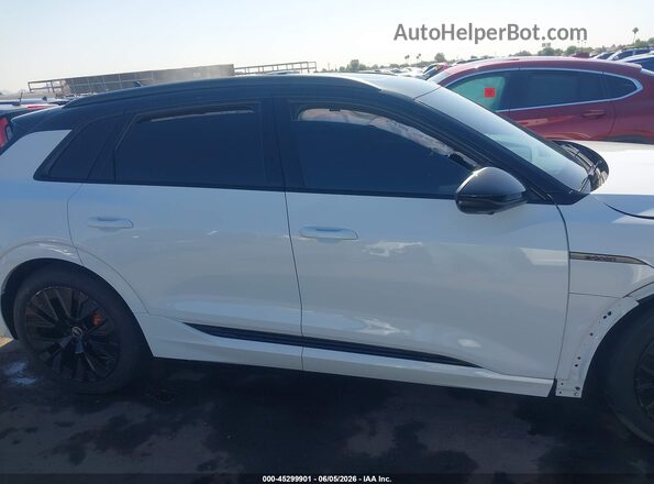 WA15AAGE0RB020190 2024 AUDI Q8 E-TRON Белый Вид щитка приборов