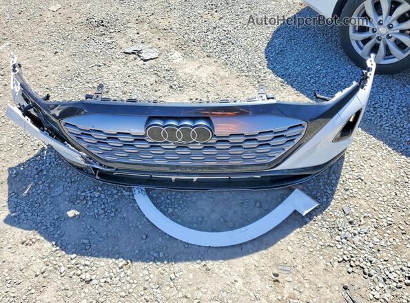 WA15AAGE0RB027625 2024 AUDI Q8 White Widok komory silnika