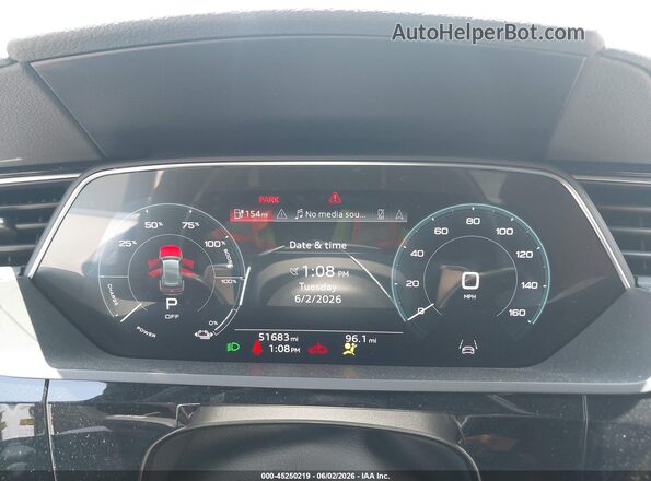 WA15AAGE9RB027669 2024 AUDI Q8 E-TRON White უკანა სავარძლების ხედი