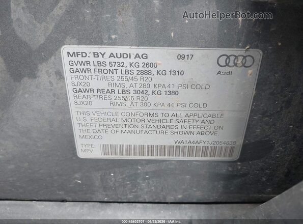 WA1A4AFY1J2054838 2018 AUDI SQ5 Gray Vista del compartimento del motor