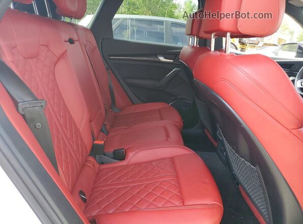 WA1A4AFYXR2114224 2024 AUDI SQ5 White Widok wnętrza z tyłu