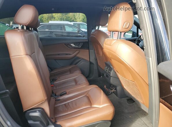 WA1AAAF77HD009109 2017 AUDI Q7 Black Вид задньої частини салону