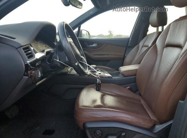 WA1AAAF77HD009109 2017 AUDI Q7 Black Вид салону спереду