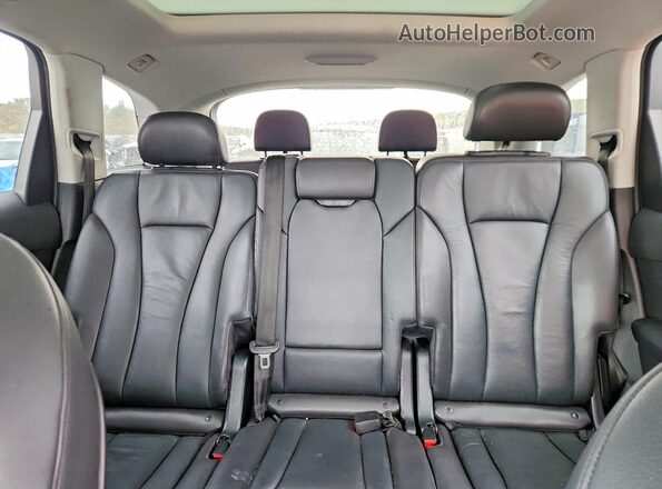 WA1AAAF78HD001066 2017 AUDI Q7 Silver უკანა სავარძლების ხედი