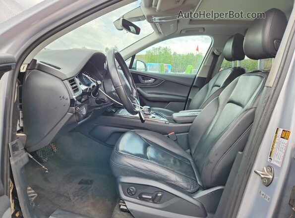 WA1AAAF78HD001066 2017 AUDI Q7 Silver წინა სალონის ხედი