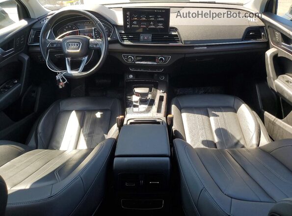 WA1AAAFY0M2022539 2021 AUDI Q5 Gray Dashboard view