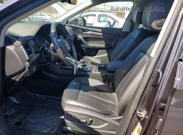 WA1AAAFY0M2022539 2021 AUDI Q5 Gray Front interior view