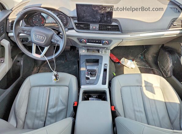 WA1AAAFY4P2043592 2023 AUDI Q5 Gray Dashboard view