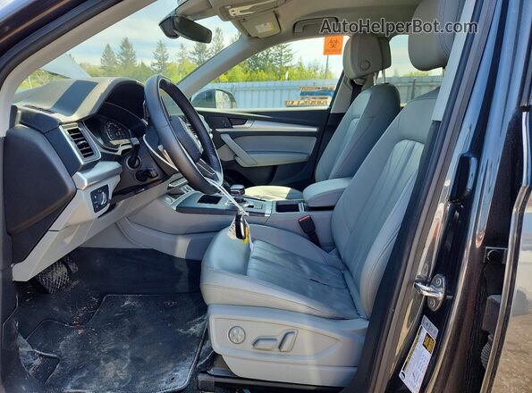WA1AAAFY4P2043592 2023 AUDI Q5 Gray Front interior view