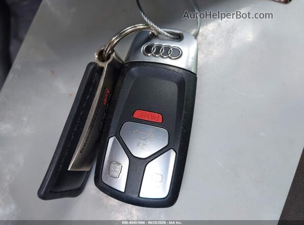 WA1AAAFY5M2088603 2021 AUDI Q5 White Vista del salpicadero