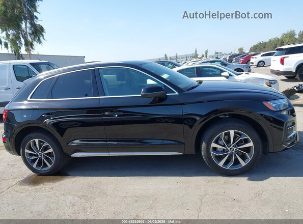 WA1AAAFY6M2030550 2021 AUDI Q5 Black Rear interior view