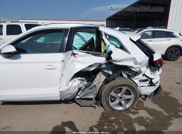 WA1AAAFY8M2037712 2021 AUDI Q5 White Вид спереду