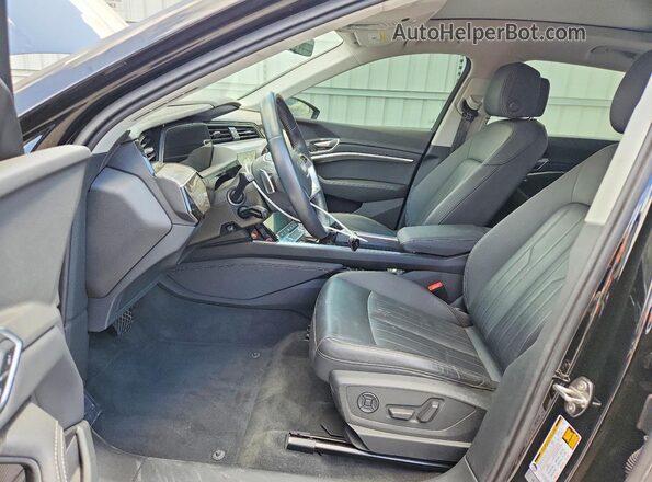 WA1AAAGE4MB008812 2021 AUDI E-TRON Gray Вид салону спереду