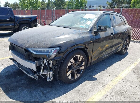 WA1AAAGE5MB028762 2021 AUDI E-TRON Black Передня ліва чверть