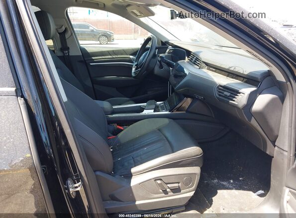 WA1AAAGE5MB028762 2021 AUDI E-TRON Black Вид салону спереду