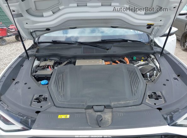 WA1AAAGE7NB005095 2022 AUDI E-TRON White Հետևի տեսք