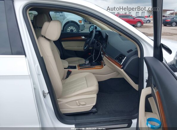 WA1ABAFY2P2197845 2023 AUDI Q5 White წინა სალონის ხედი