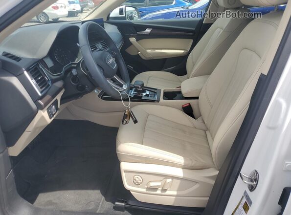 WA1ABAFY4P2096516 2023 AUDI Q5 Белый Вид салона спереди